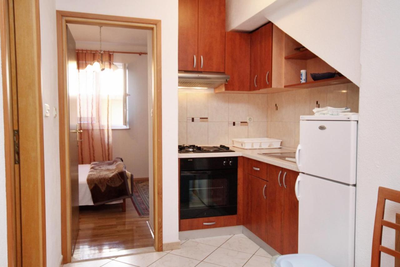 Apartments With A Parking Space Supetar, Brac - 6037 Exterior photo